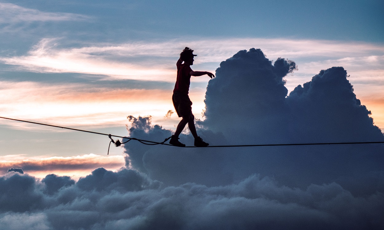 Slacklining Sporu: İp Üzerinde Adrenalin Dolu Bir Yürüyüş | Paratic